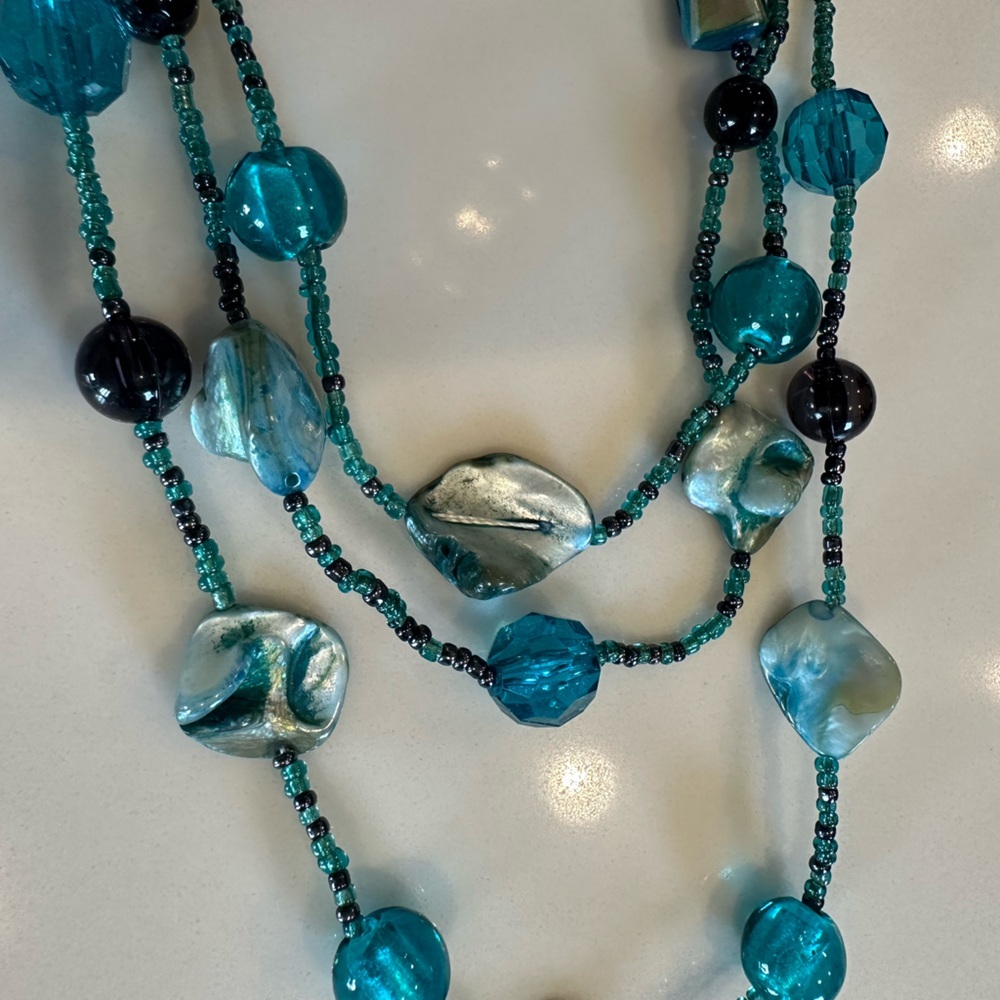 Necklace and Earring Bundle - Picture 4 of 7